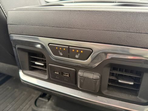 Used 2020 GMC Sierra 1500 SLT w/ SLT Premium Plus Package image 18