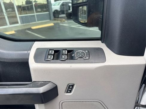 Used 2018 Ford F250 XL w/ Power Equipment Group AWD/4WD image 18