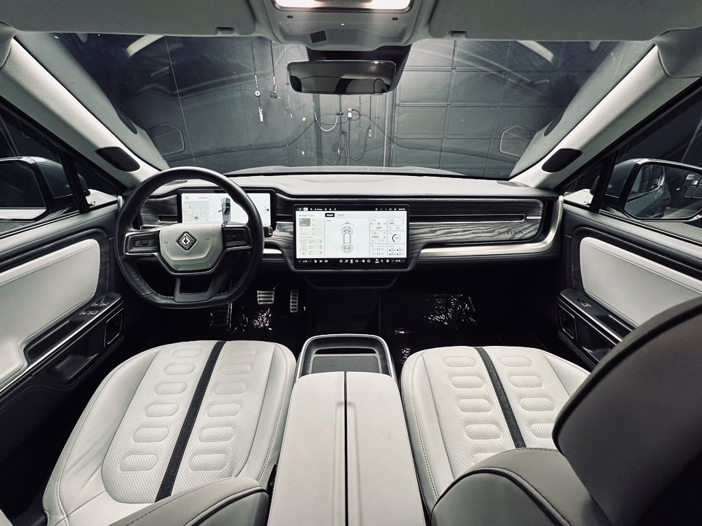 Used 2022 Rivian R1T Adventure AWD/4WD image 37
