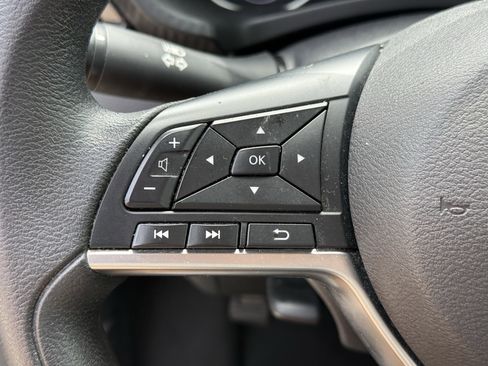 Used 2024 Nissan Sentra SV FWD image 17