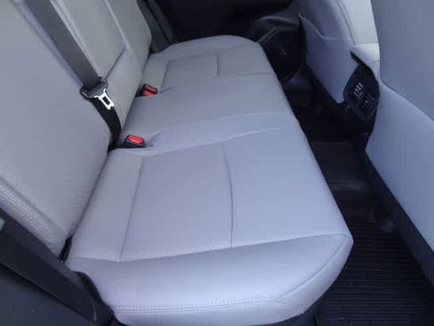 Used 2023 Toyota Venza Limited image 12