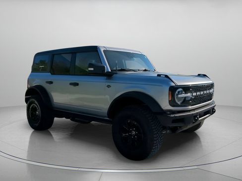 Used 2024 Ford Bronco Wildtrak image 2