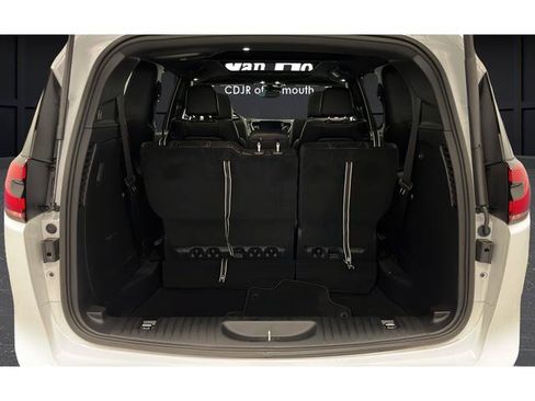 Used 2026 Chrysler Pacifica Select FWD image 39