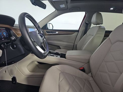 Used 2024 Volkswagen Atlas SE w/ Panoramic Sunroof Package image 5