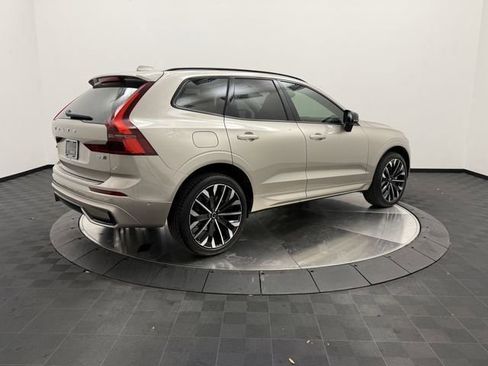 New 2026 Volvo XC60 B5 Ultra w/ Protection Package Premier AWD/4WD image 17