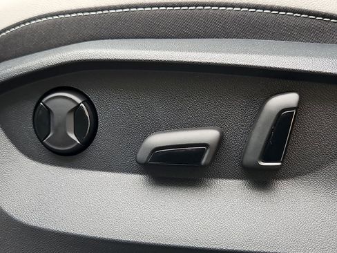 New 2026 Volkswagen Taos SE AWD/4WD image 20
