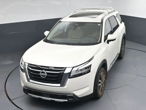 Used 2024 Nissan Pathfinder Platinum w/ Cargo Package AWD/4WD image 34