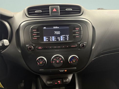 Used 2017 Kia Soul FWD image 14