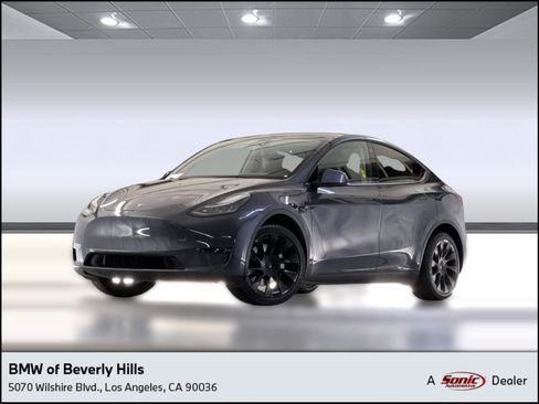 Used 2021 Tesla Model Y Long Range AWD/4WD image 1