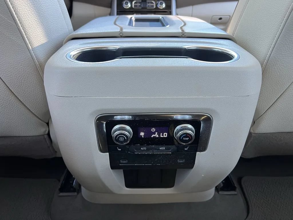 Used 2022 GMC Yukon Denali AWD/4WD image 40