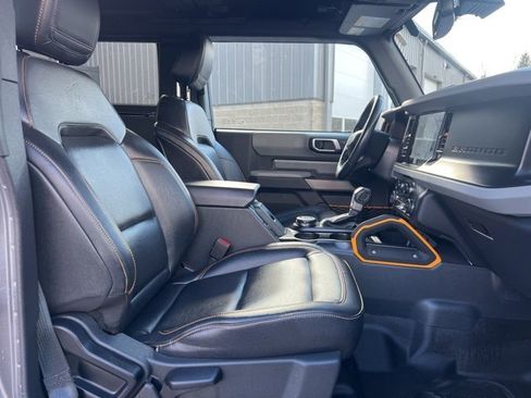 Used 2023 Ford Bronco Badlands w/ Sasquatch Package image 11