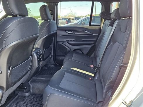 Used 2024 Jeep Grand Cherokee Laredo w/ Trailer Tow Package image 4