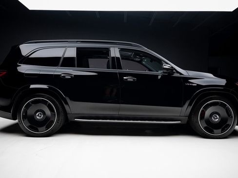 Used 2025 Mercedes-Benz GLS 63 AMG 4MATIC image 38