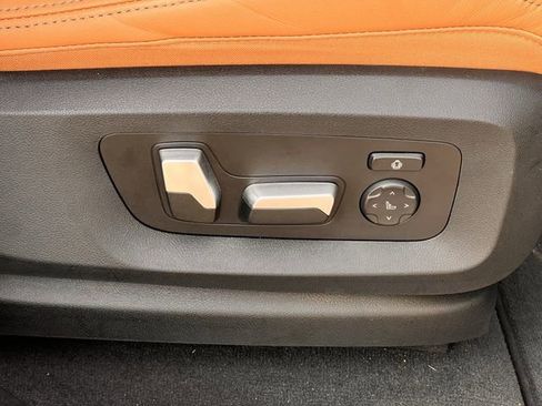 Used 2024 BMW X6 xDrive40i w/ Premium Package image 25