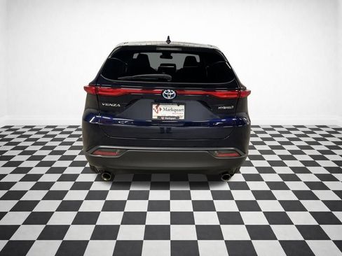 Used 2021 Toyota Venza LE image 7