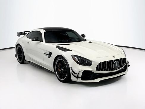 Used 2018 Mercedes-Benz AMG GT R image 3