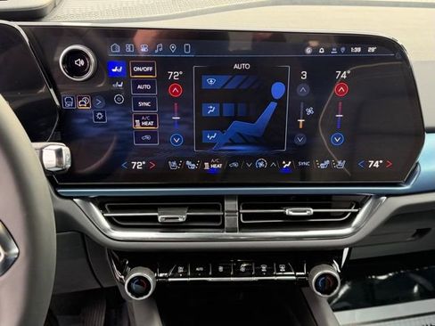 New 2026 Chevrolet Equinox EV LT image 29