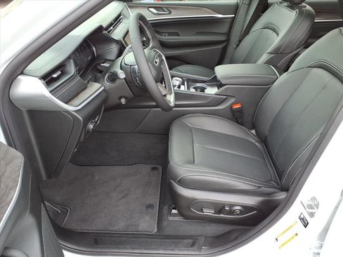 New 2026 Jeep Grand Cherokee L Limited AWD/4WD image 11
