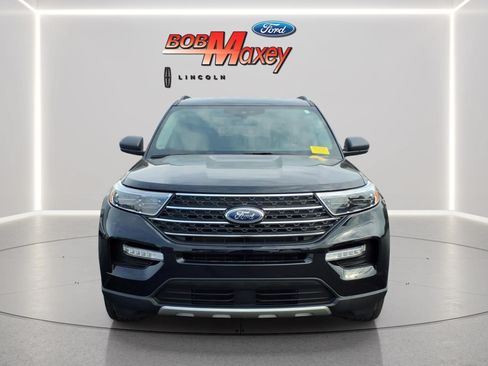 Used 2023 Ford Explorer XLT w/ Equipment Group 202A AWD/4WD image 2