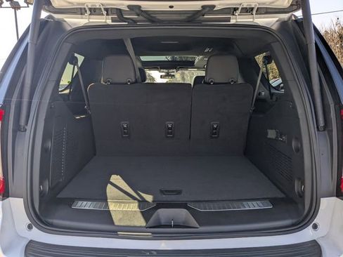 Used 2022 GMC Yukon XL Denali image 12