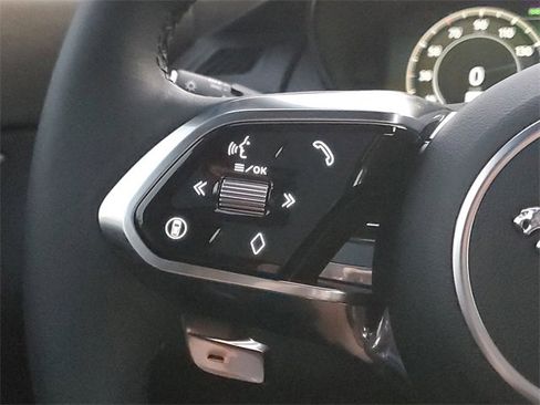 New 2024 Jaguar E-PACE R-Dynamic SE image 27