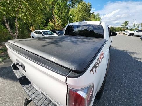 Used 2021 Toyota Tacoma TRD Off-Road AWD/4WD image 17