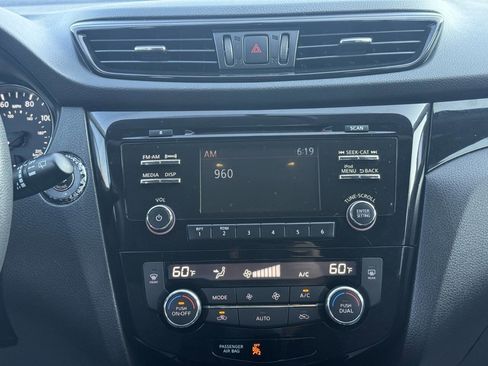 Used 2017 Nissan Rogue Sport SV image 18