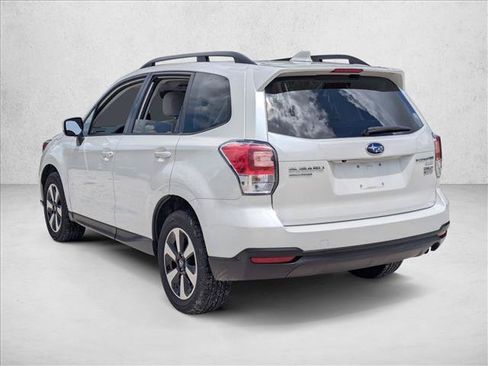 Used 2017 Subaru Forester 2.5i Premium AWD/4WD image 7