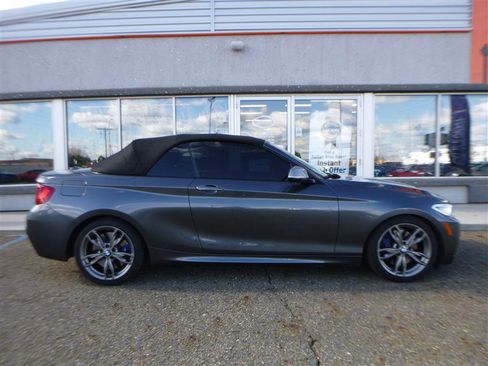 Used 2015 BMW M235i Convertible image 8