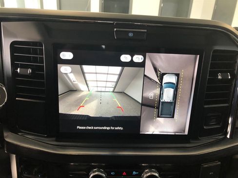 Used 2025 Ford F250 Lariat w/ Chrome Package image 18