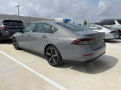 Used 2025 Honda Accord Sport image 6