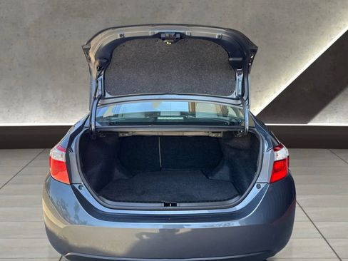 Used 2015 Toyota Corolla LE FWD image 96