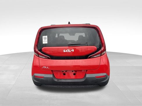 Used 2022 Kia Soul LX FWD image 4