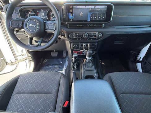Used 2026 Jeep Gladiator Mojave AWD/4WD image 26