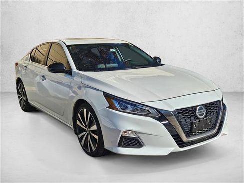 Used 2020 Nissan Altima 2.5 SR w/ Premium Package image 5