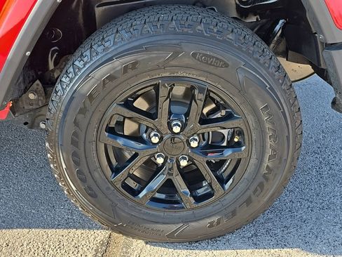 Used 2023 Jeep Wrangler Unlimited Sport w/ LED Headlamp & Fog Lamp Group image 10