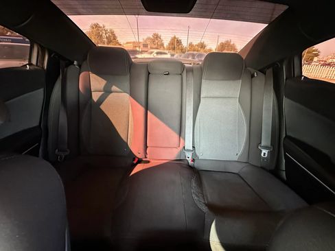 Used 2017 Dodge Charger SE RWD image 16