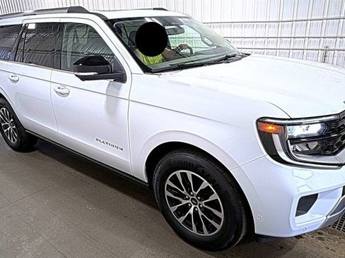Used 2025 Ford Expedition Max Platinum AWD/4WD image 5