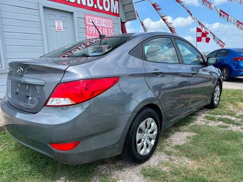 Used 2017 Hyundai Accent SE FWD image 8
