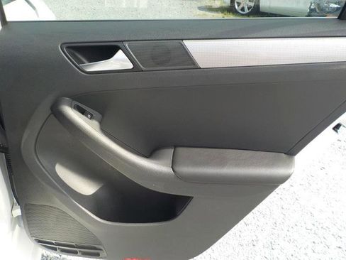 Used 2018 Volkswagen Jetta SE image 27