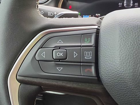 New 2026 Jeep Grand Cherokee Altitude AWD/4WD image 39