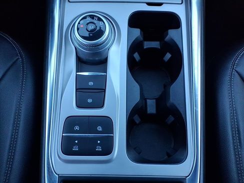 Used 2020 Ford Explorer XLT w/ Equipment Group 202A image 27