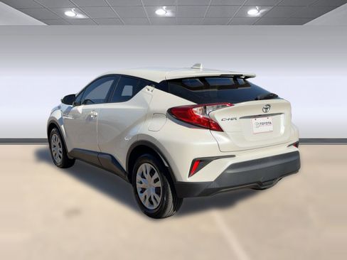 Used 2021 Toyota C-HR LE image 3