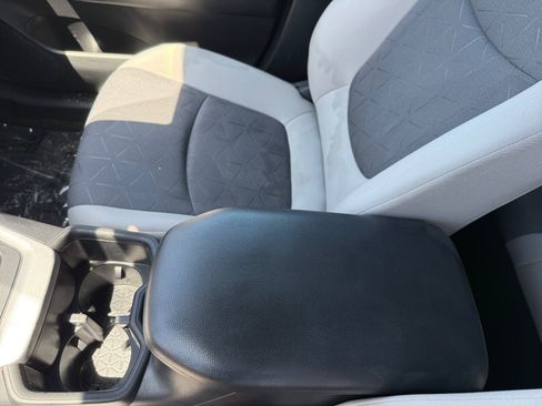 Used 2022 Toyota RAV4 XLE w/ Convenience Package AWD/4WD image 14