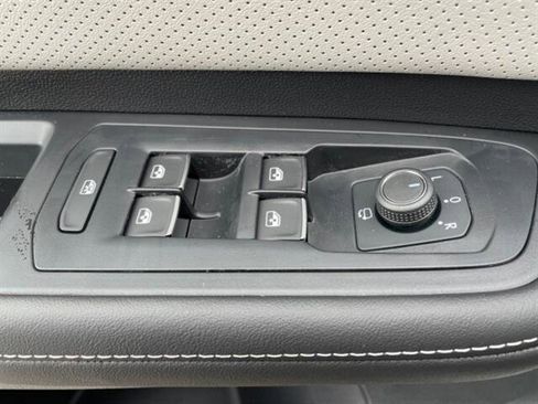 New 2025 Volkswagen Atlas Cross Sport SEL Premium R-Line image 17