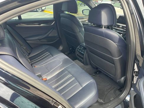 Used 2018 BMW 530i RWD image 11