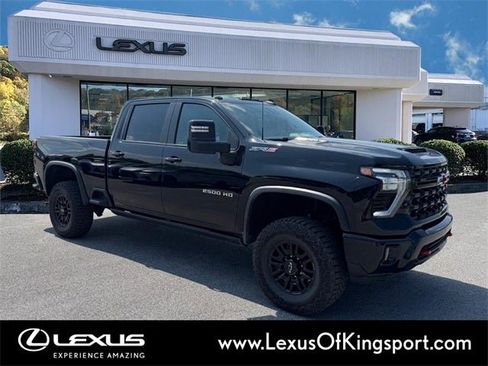 Used 2024 Chevrolet Silverado 2500 ZR2 w/ Technology Package image 7