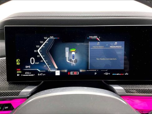 Used 2025 BMW 760i xDrive w/ Premium Package image 24