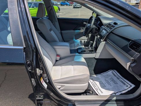Used 2014 Toyota Camry LE FWD image 11