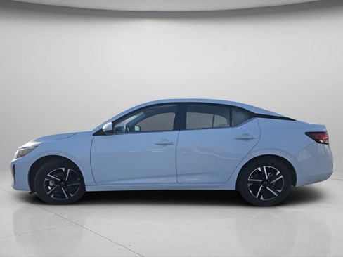 Used 2025 Nissan Sentra SV image 19